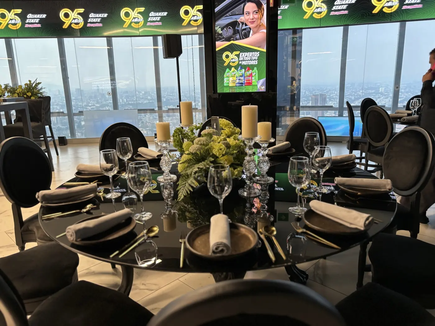 Cena de gala en EVNTS, piso 46 del WTC