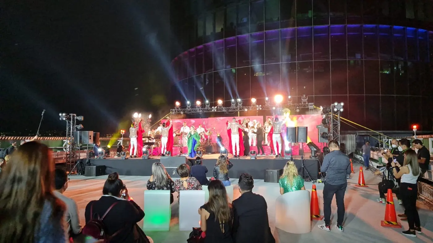 Show en el Roof Top en EVNTS, piso 46 del WTC