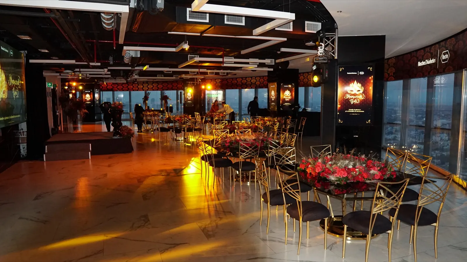 Fiesta de fin de año en EVNTS, piso 46 del WTC